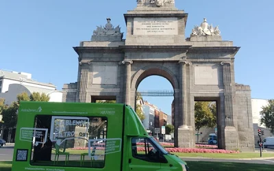 Furgón Acristalado Promoción Campaña Hablemos sin Filtro del Cáncer de Hígado Madrid