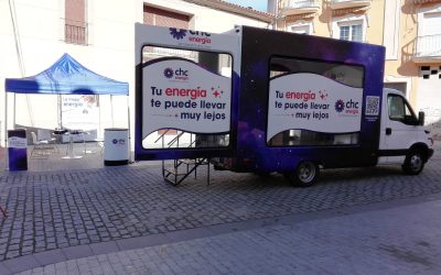 Promoción CHC energía en unidad móvil acristalada con oficina interior