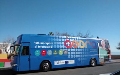 El autobús publicitario informativo de la diputación de Málaga, recorre las localidades de Málaga.